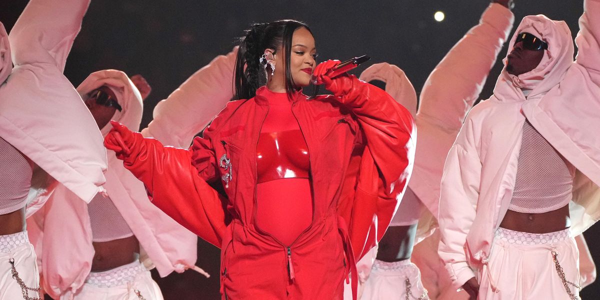 Rihanna Paid Homage to André Leon Talley With Her Super Bowl Look