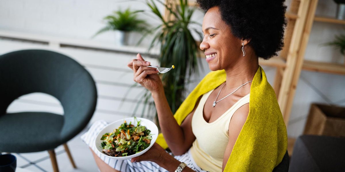 A Guide To Understanding The Link Between Food Insecurity & Disordered Eating In Black Women