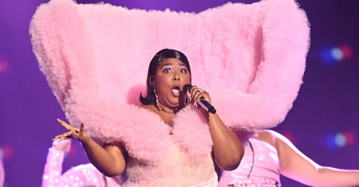 Lizzo Thanks Fans After 'Blizzo' Wins Snowplow Naming Contest: VIDEO ...