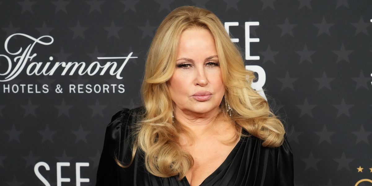 A Man Jumped Jennifer Coolidge's Fence and She Lived To Tell the Tale