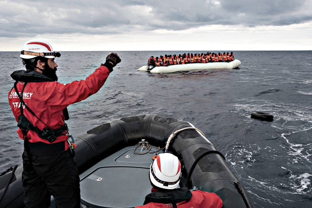 I servizi italiani: «Le navi Ong un vantaggio per gli scafisti»