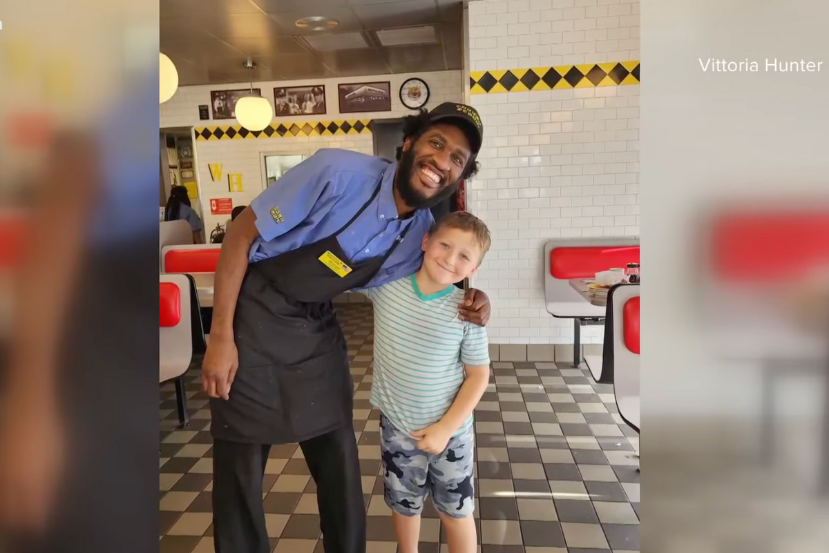 Waffle House; GoFundMe; Kayzen Hunter; Devonte Gardner; fundraiser