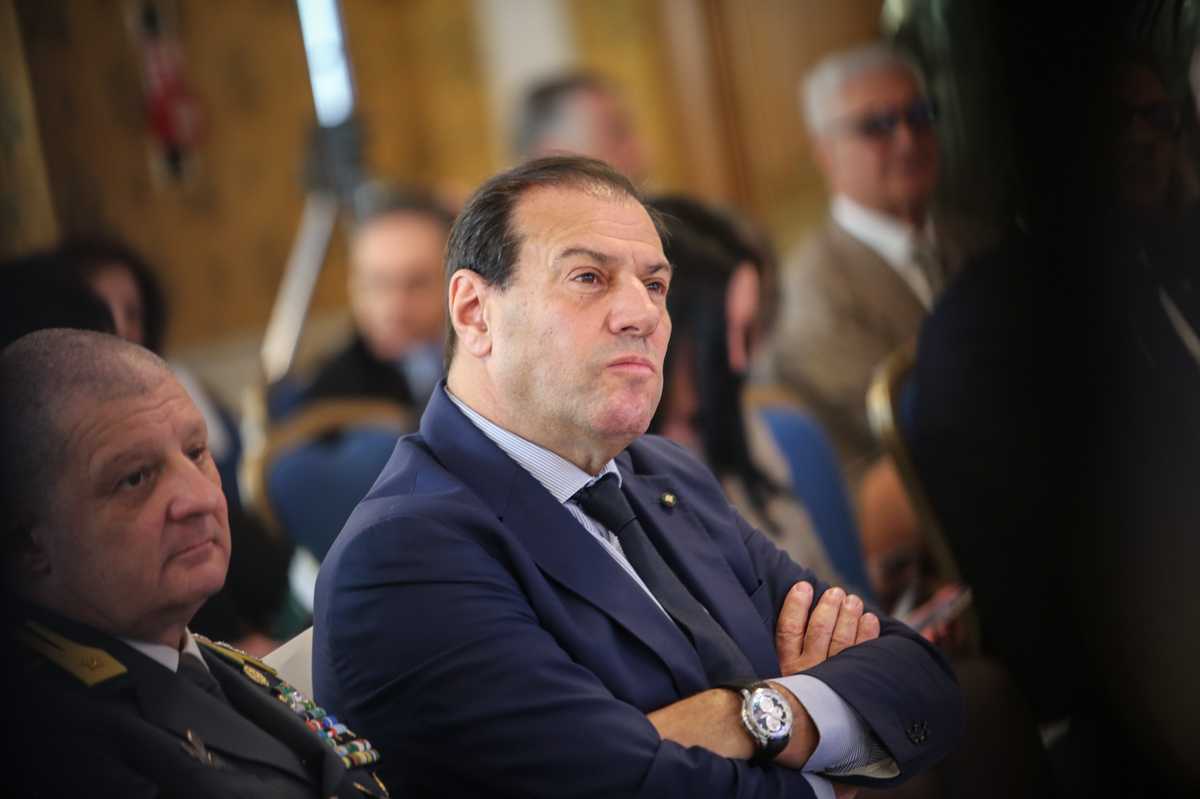 Entro tre anni flat tax per tutti e svolta sul federalismo fiscale