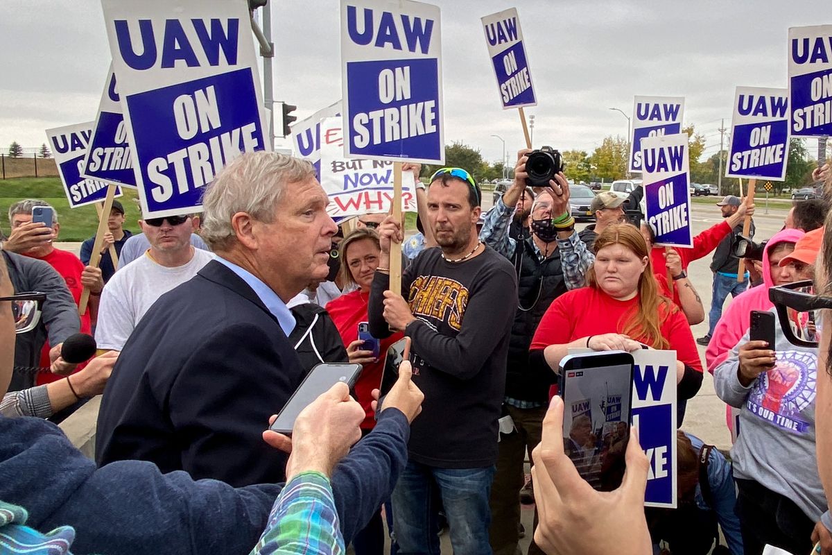 What Is 'Right-To-Work'? Why Does It Suck? What Is Big Gretch Doing To Murderize It In Michigan?