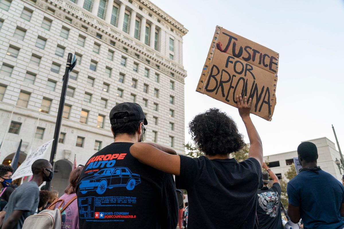 Revolution Roundup: 7 Ways to Fight for Justice This Week