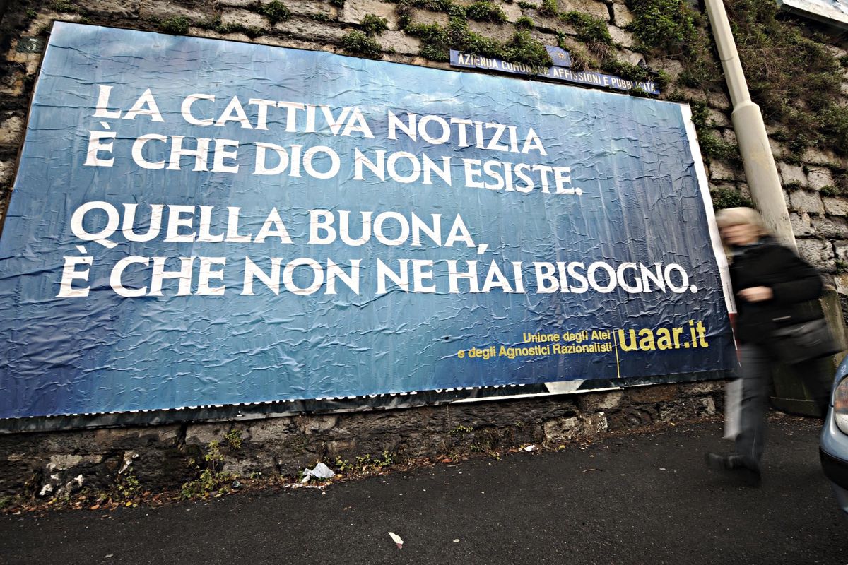 Intoccabili i manifesti degli atei ma guai a quelli che tutelano i bimbi