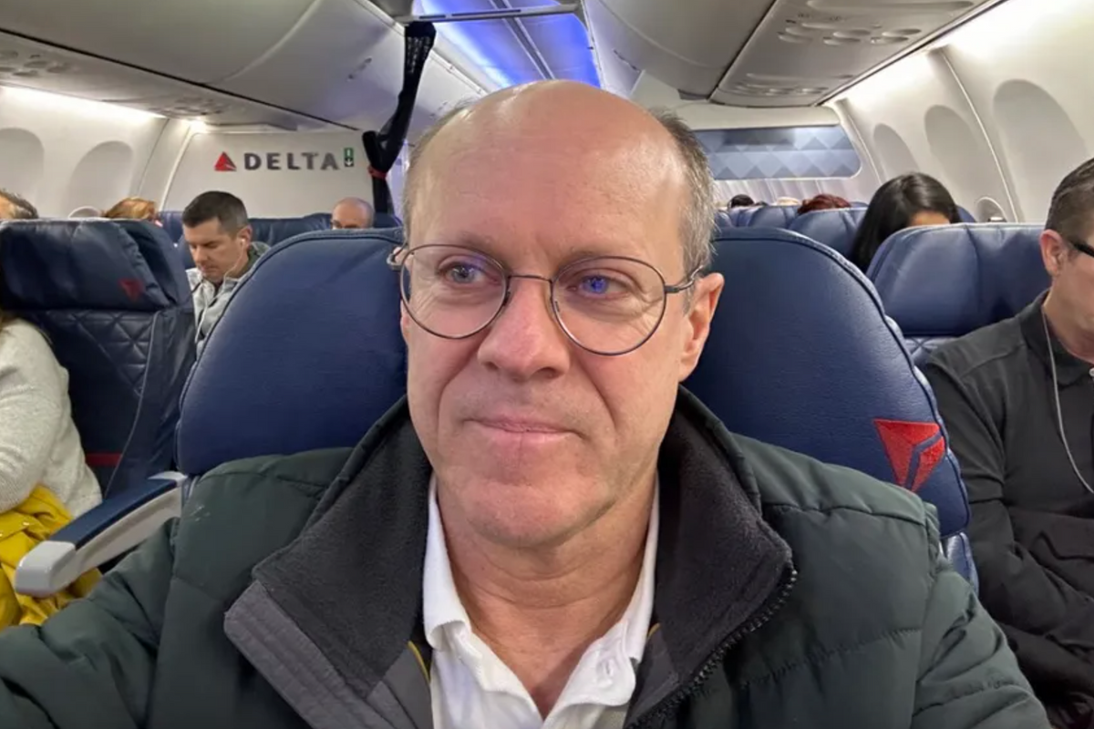 Tech Millionaire's Indecent Proposal To Woman On Plane: Remove Your Mask For $100,000!