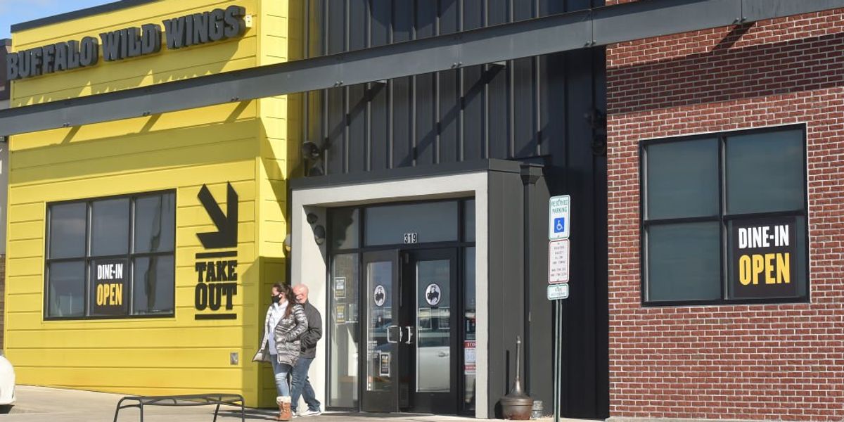 Man sues Buffalo Wild Wings; claims ‘boneless wings’ are basically glorified chicken nuggets Man sues Buffalo Wild Wings; claims ‘boneless wings’ are basically glorified chicken nuggets