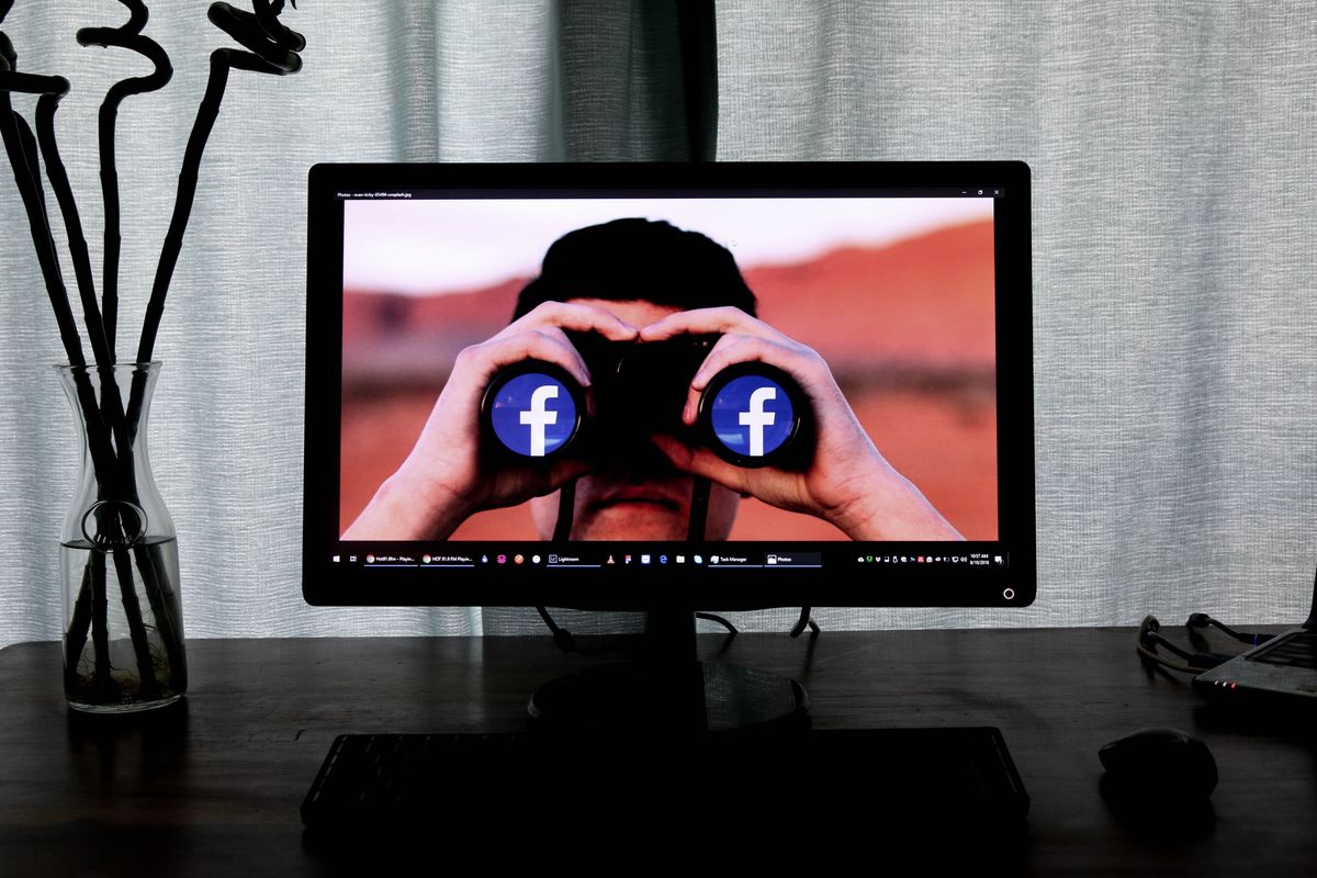 Facebook and Instagram Ban "Deepfakes" in the Dumbest Way