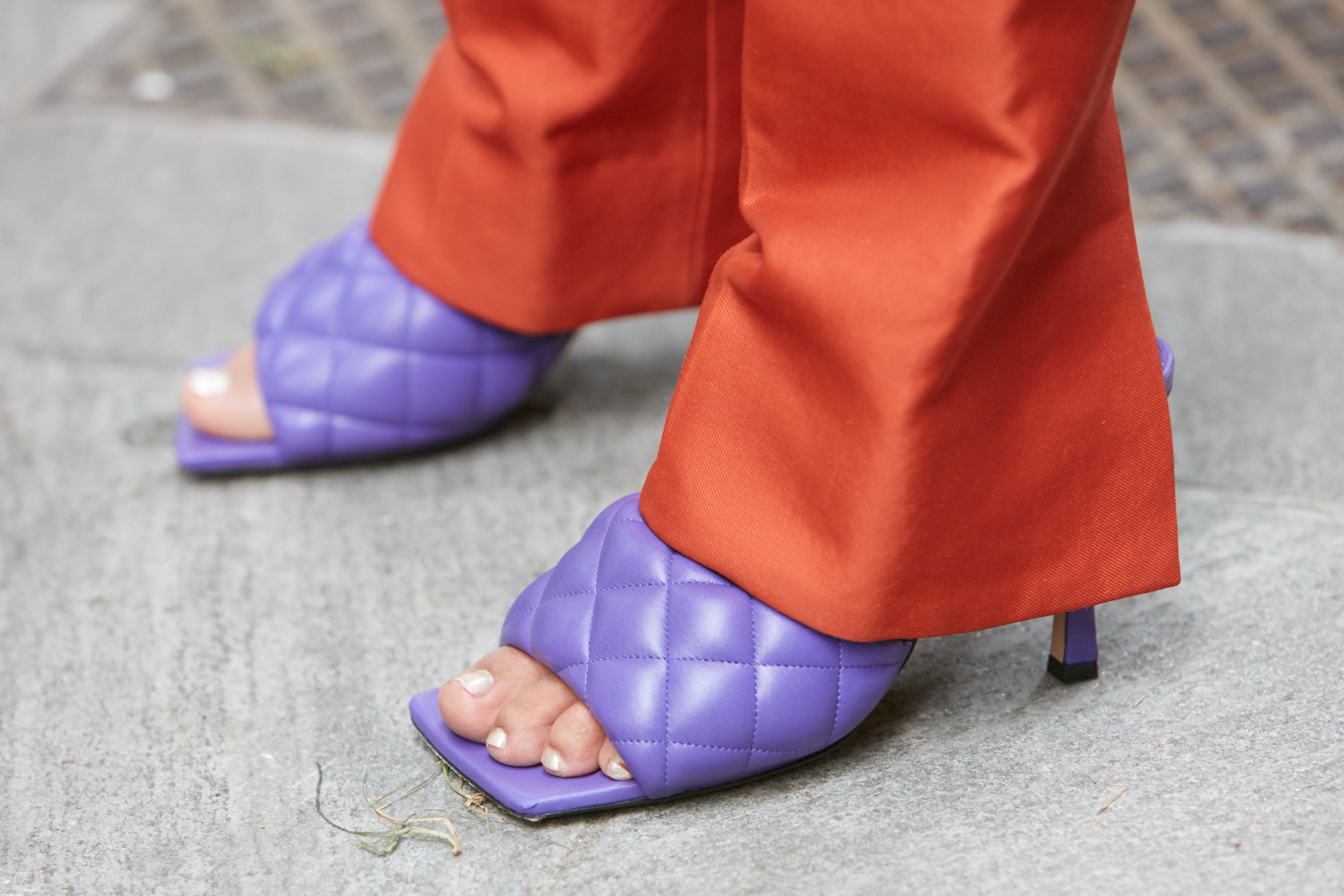 Puffy Sandals are Spring's Comfiest Shoe Trend - Padded Quilted Shoes Trend  Instagram