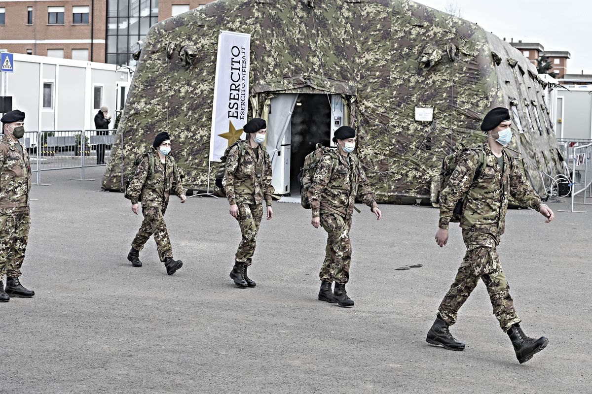 Militare senza green pass, giudice respinge le accuse: «Ha protetto la sua salute»