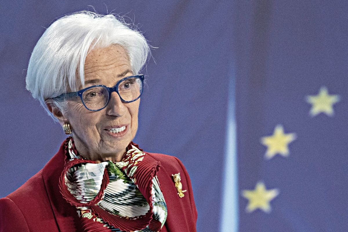La Lagarde alla fine ammette di non conoscere la rotta ma insiste ad alzare i tassi