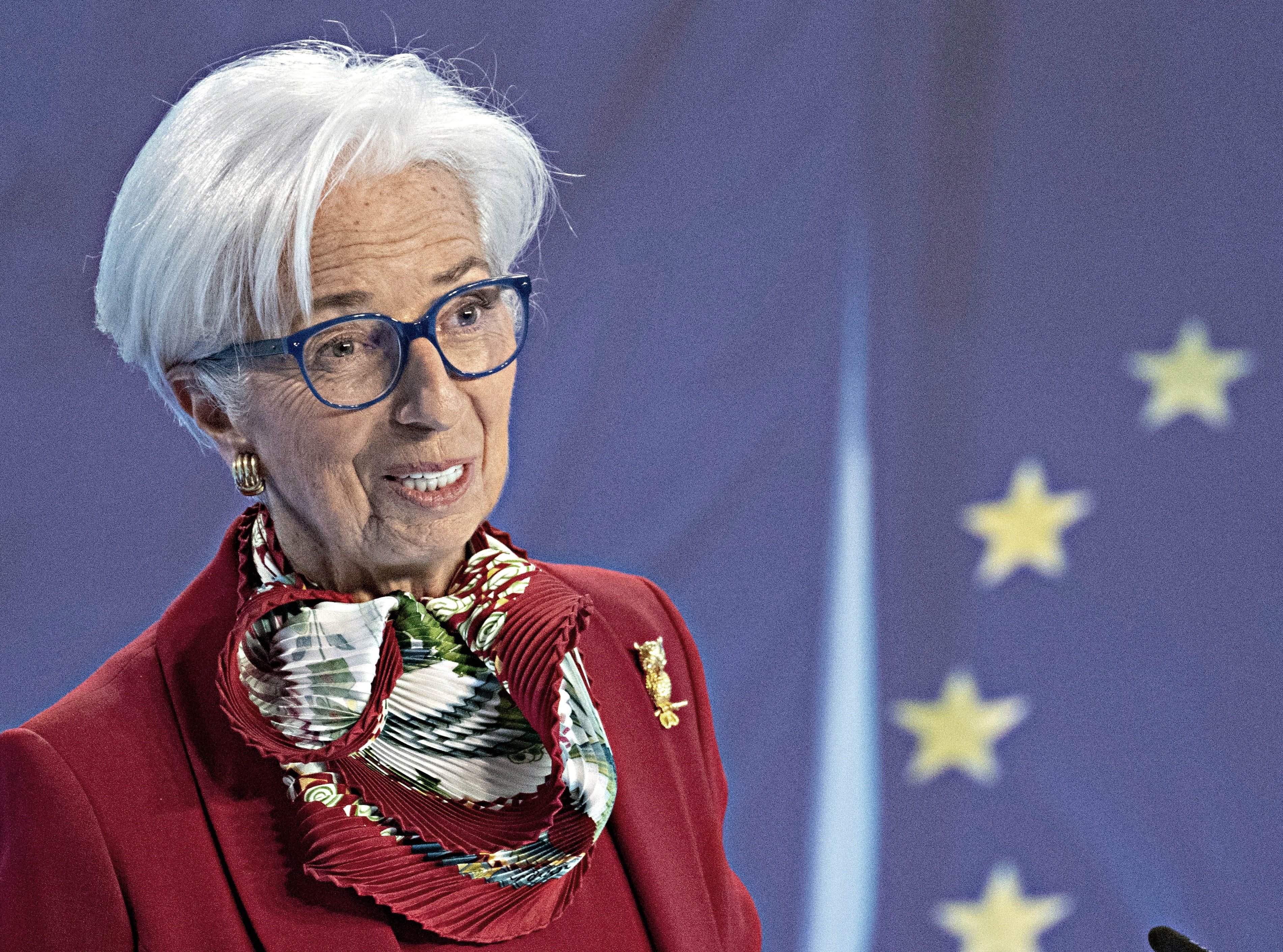 La Lagarde alla fine ammette di non conoscere la rotta ma insiste ad alzare i tassi