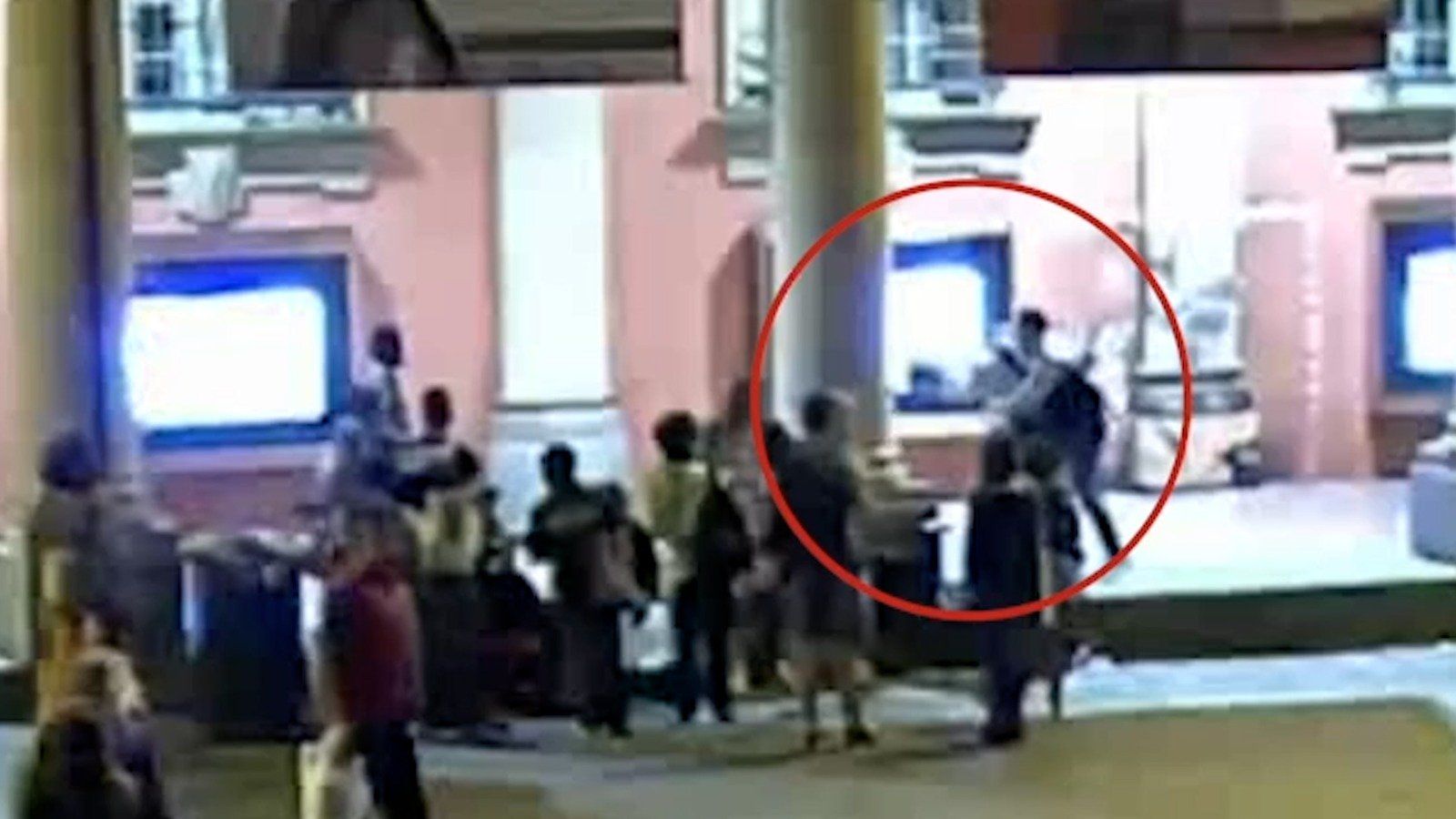 Tutti zitti sugli studenti di destra pestati a Bologna dai centri sociali