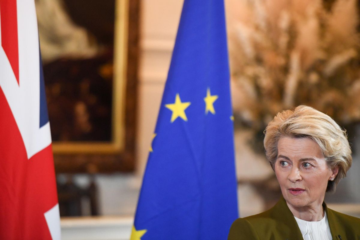 Rappresaglia dell’Ue contro i balneari. Niente rata del Pnrr se salta la stangata