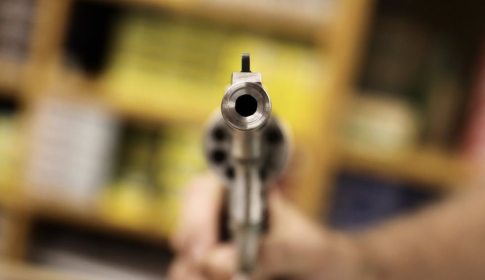 71-year-old man had just picked up takeout order when two armed crooks try to rob him. Crime falls apart when victim pulls out his own gun, opens fire. 71-year-old man had just picked up takeout order when two armed crooks try to rob him. Crime falls apart when victim pulls out his own gun, opens fire.