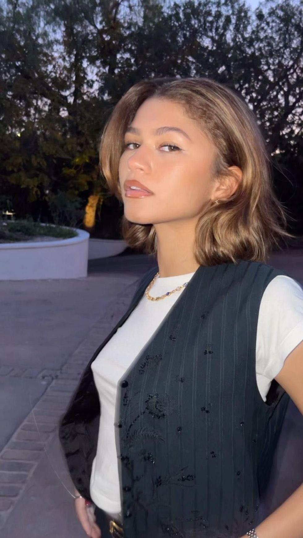 Zendaya officially enters her 'bob' era and debuts her new look. - xoNecole