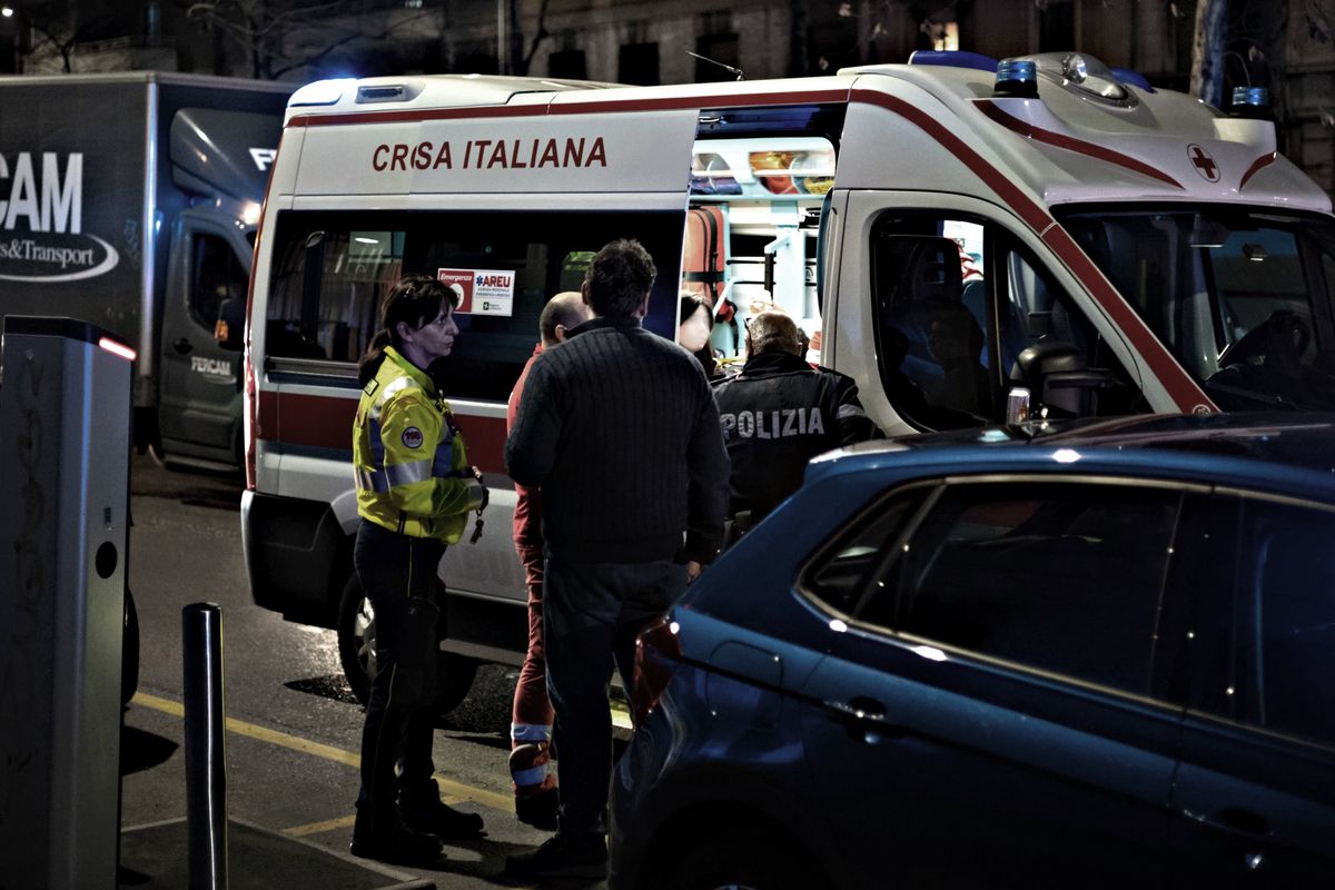 Africani accoltellano i passanti per rapina