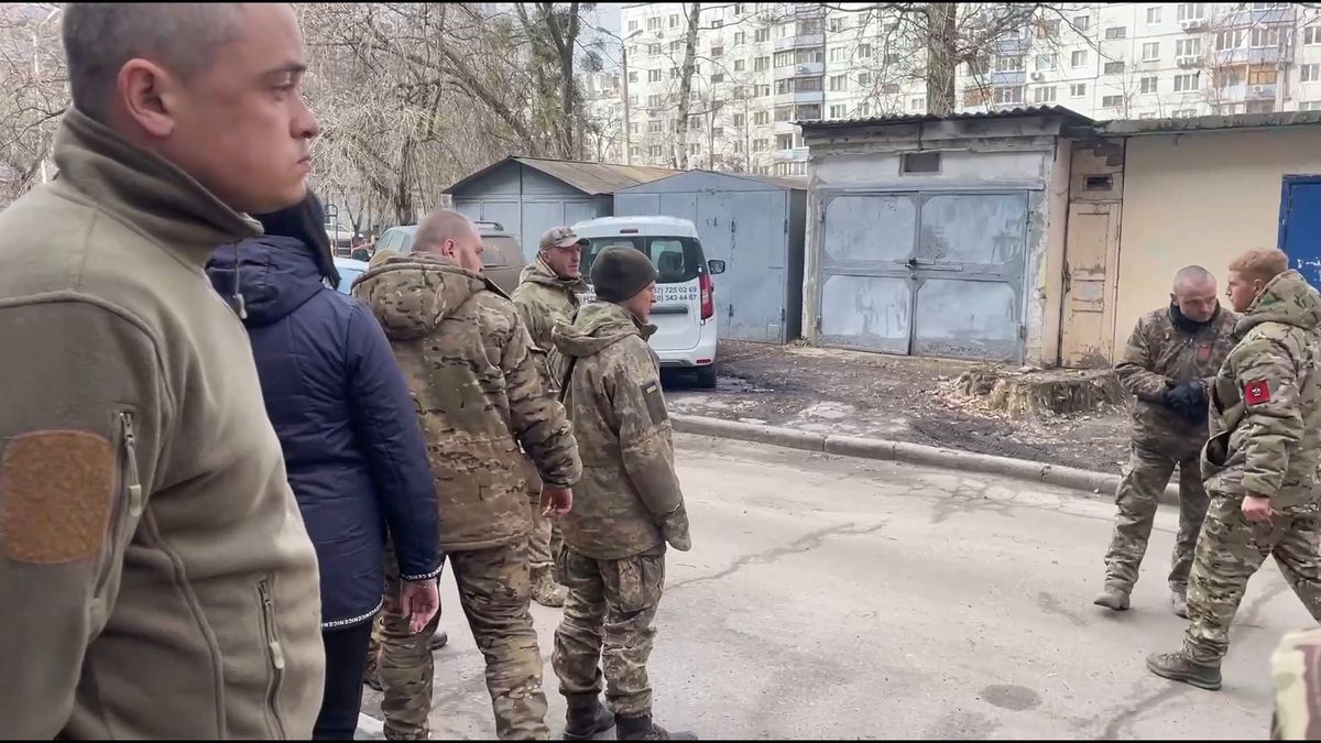 Reportage Ucraina, il dolore straziante dei funerali