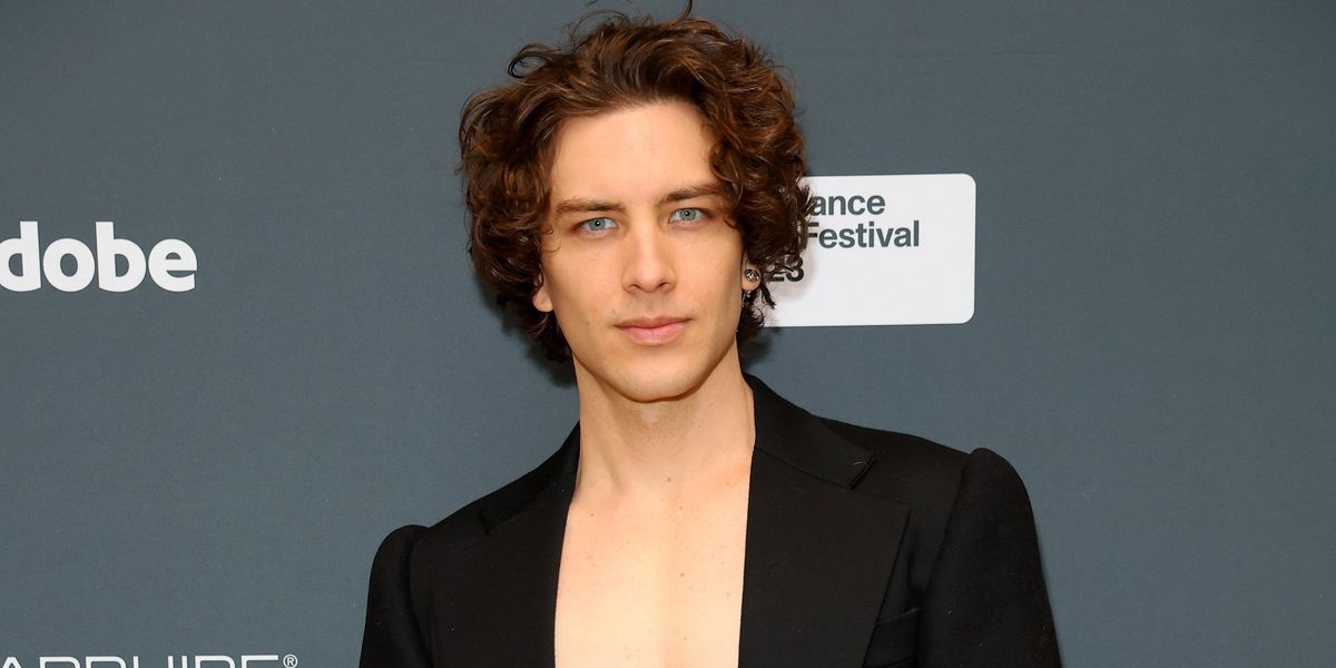 Cody Fern's Thirst Trap Is a Full-Frontal Eyeful