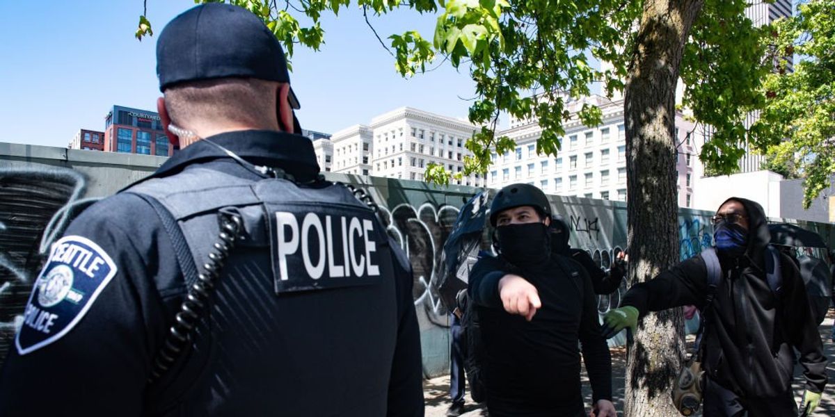 NextImg:Dem lawmakers propose removing English language requirement for Washington police, firefighters to 'promote diversification,' address staffing shortages