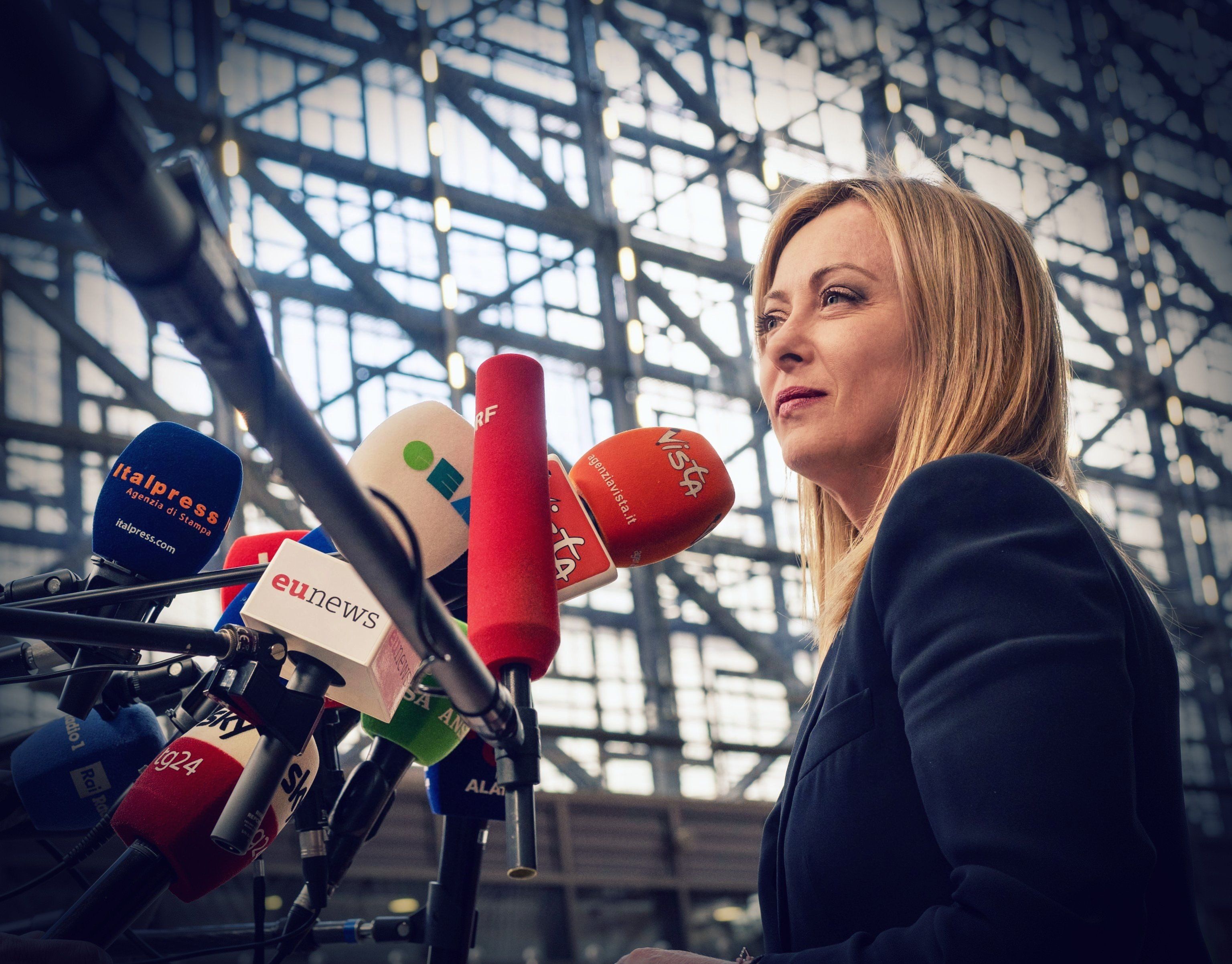 Cresce il pressing per imporci il Mes. La Meloni: «Prima l’Unione bancaria»