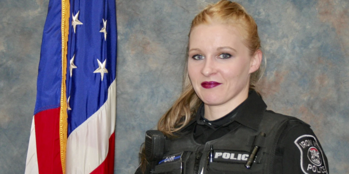 NextImg:Female officer says she was pressured into oral sex with coworker, cops took bets on who would have sex with her first