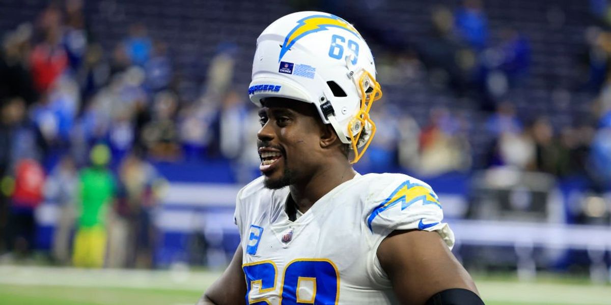 NextImg:NFL player says TSA 'sexually assaulted' him