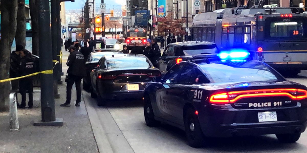 NextImg:Man stabbed to death at Starbucks in front of wife and daughter, witnesses watch from inside