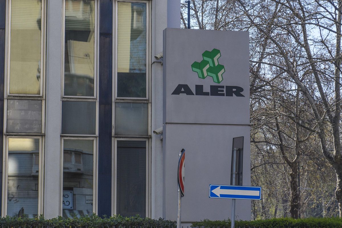 Le case di Milano spartite tra rom e africani