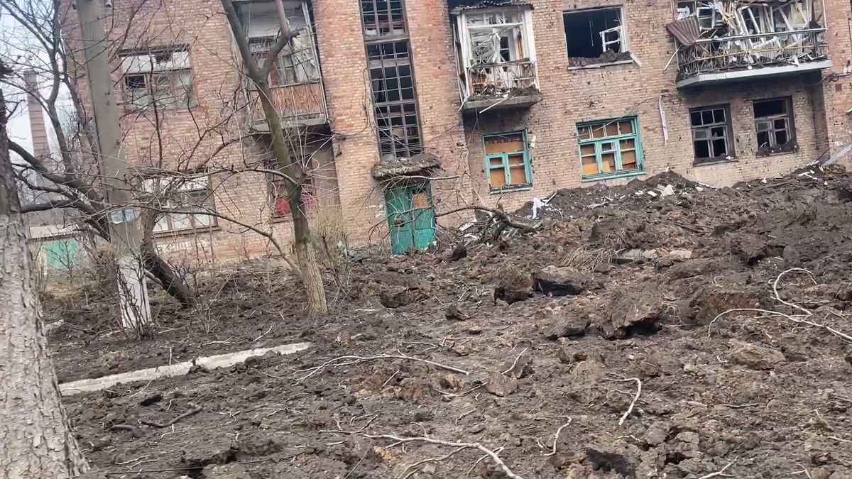 Ucraina, reportage durante l'evacuazione dal bunker di Chasiv Jar