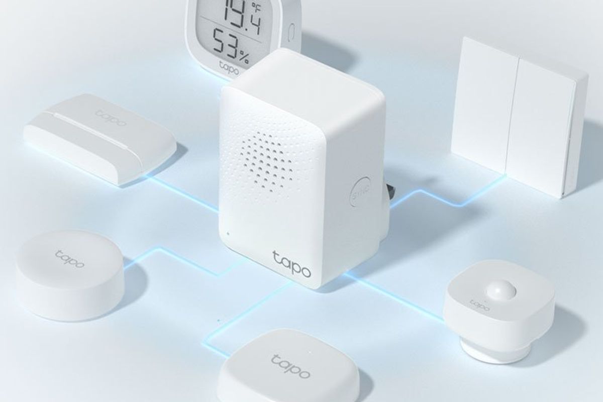 a photo of Tapo Smart Home hub and sensors