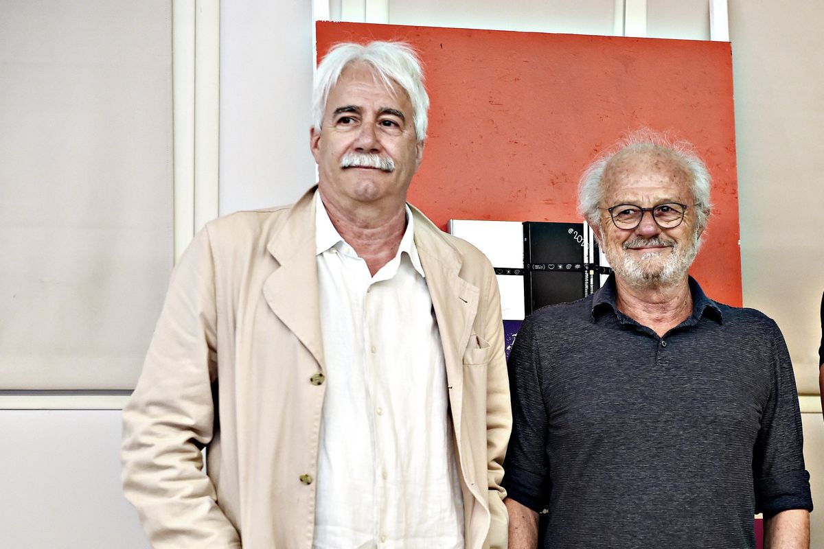 Smemoranda, il tracollo dell’impero rosso