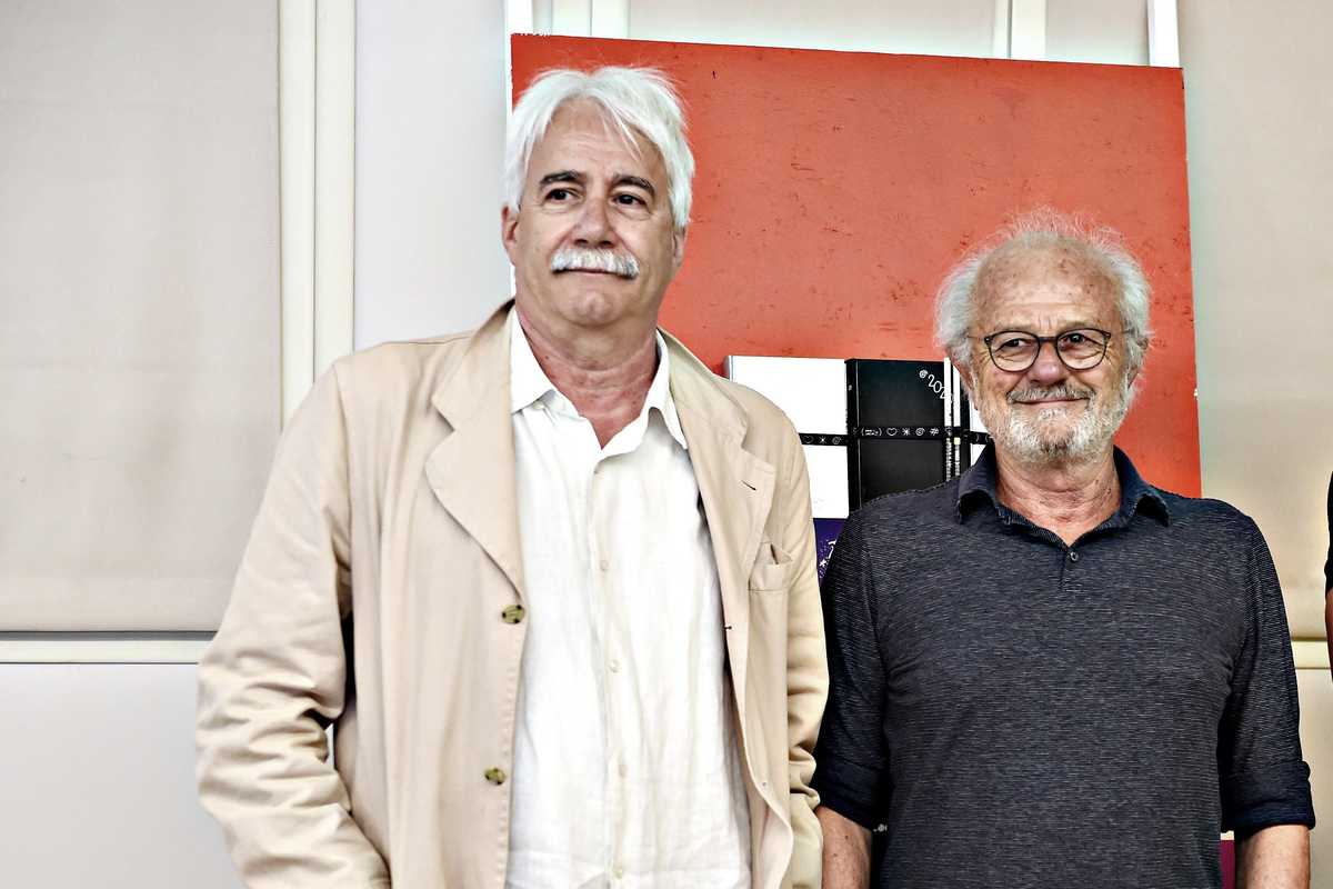 Smemoranda, il tracollo dell’impero rosso