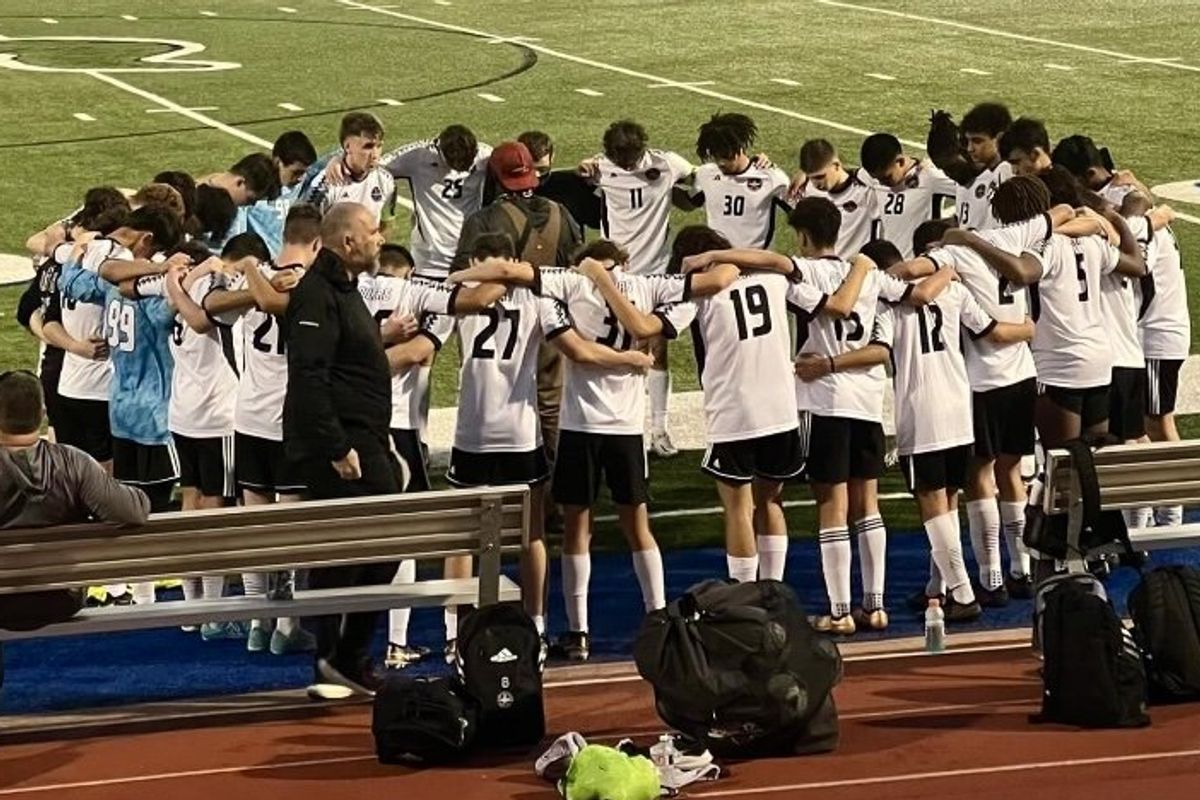 WILL-POWER: Pearland players celebrate Ramadan amid Regionals