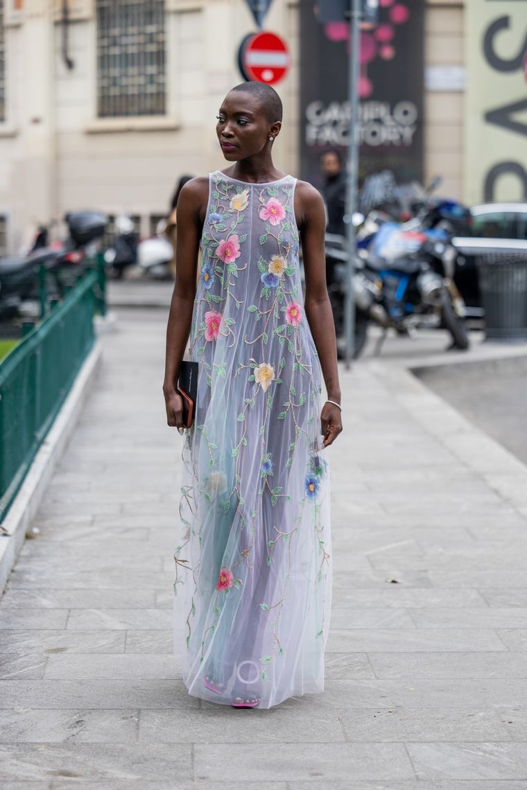 Simple Ways to Wear a Sheer Dress: 11 Steps (with Pictures)