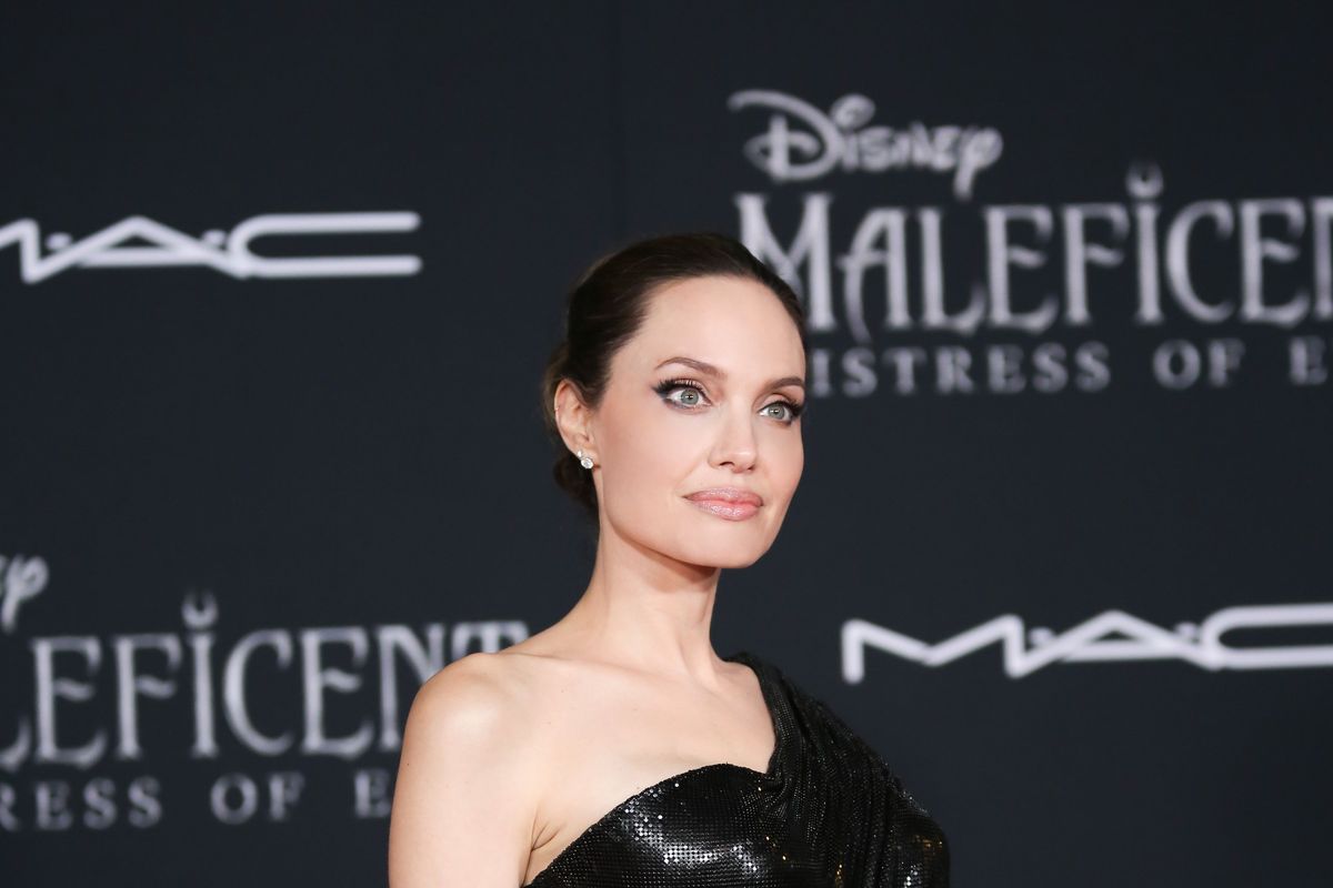 Shiloh Jolie-Pitt Wears Angelina Jolie Inspired '90s Outfit