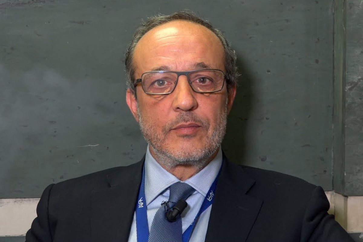 L’ex direttore Aifa: «Coprire informazioni fa perdere la fiducia»