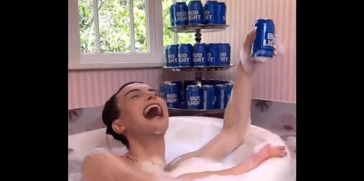NextImg:Bud Light celebrates transsexual Dylan Mulvaney's '365 Days of Girlhood,' taps him to become March Madness spokesman