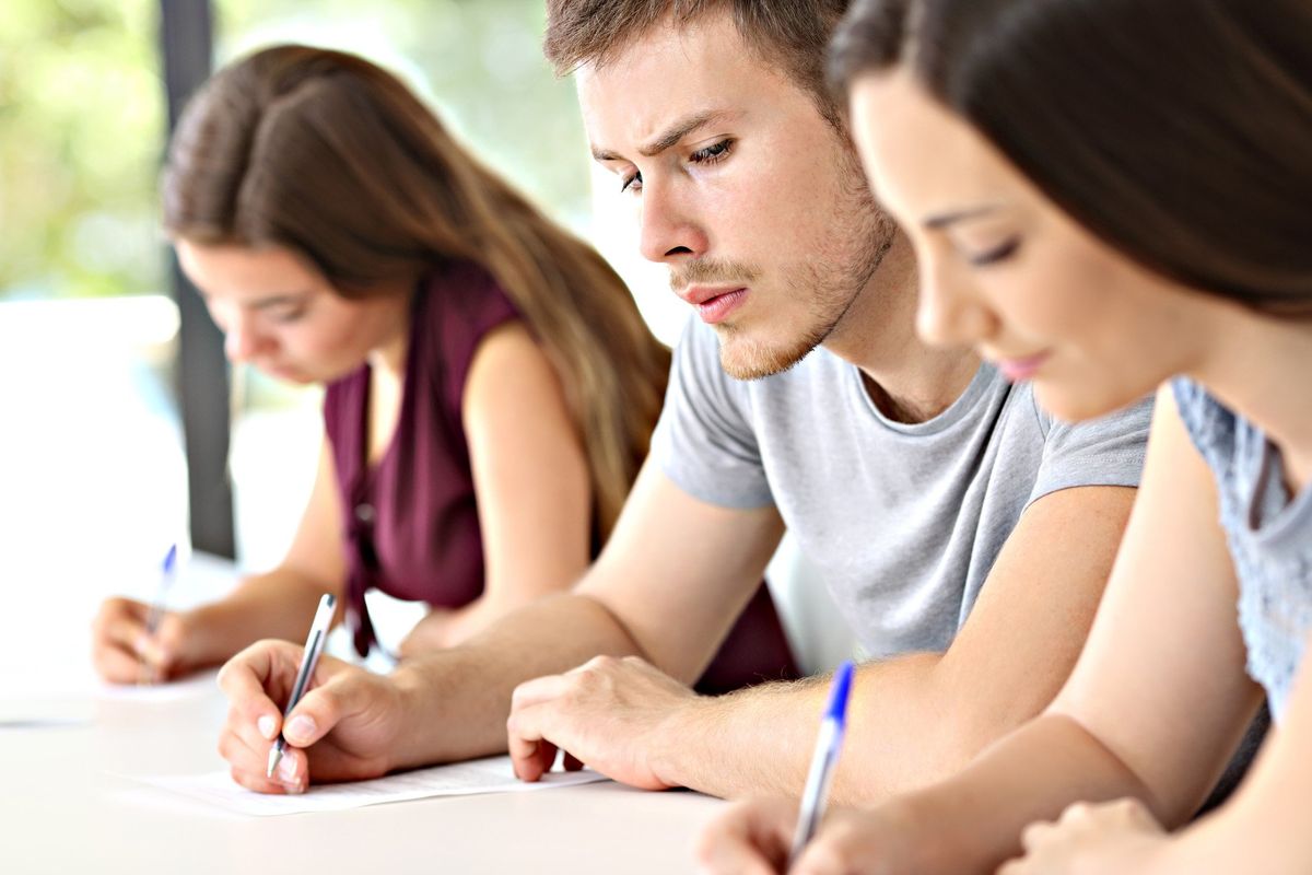 «Il 45% degli studenti copia ai test»