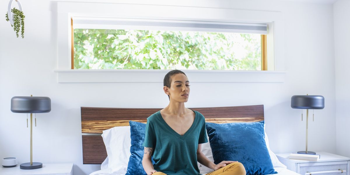 7 Mental Health Apps To Download To Clear Your Thoughts & Calm Your Mind