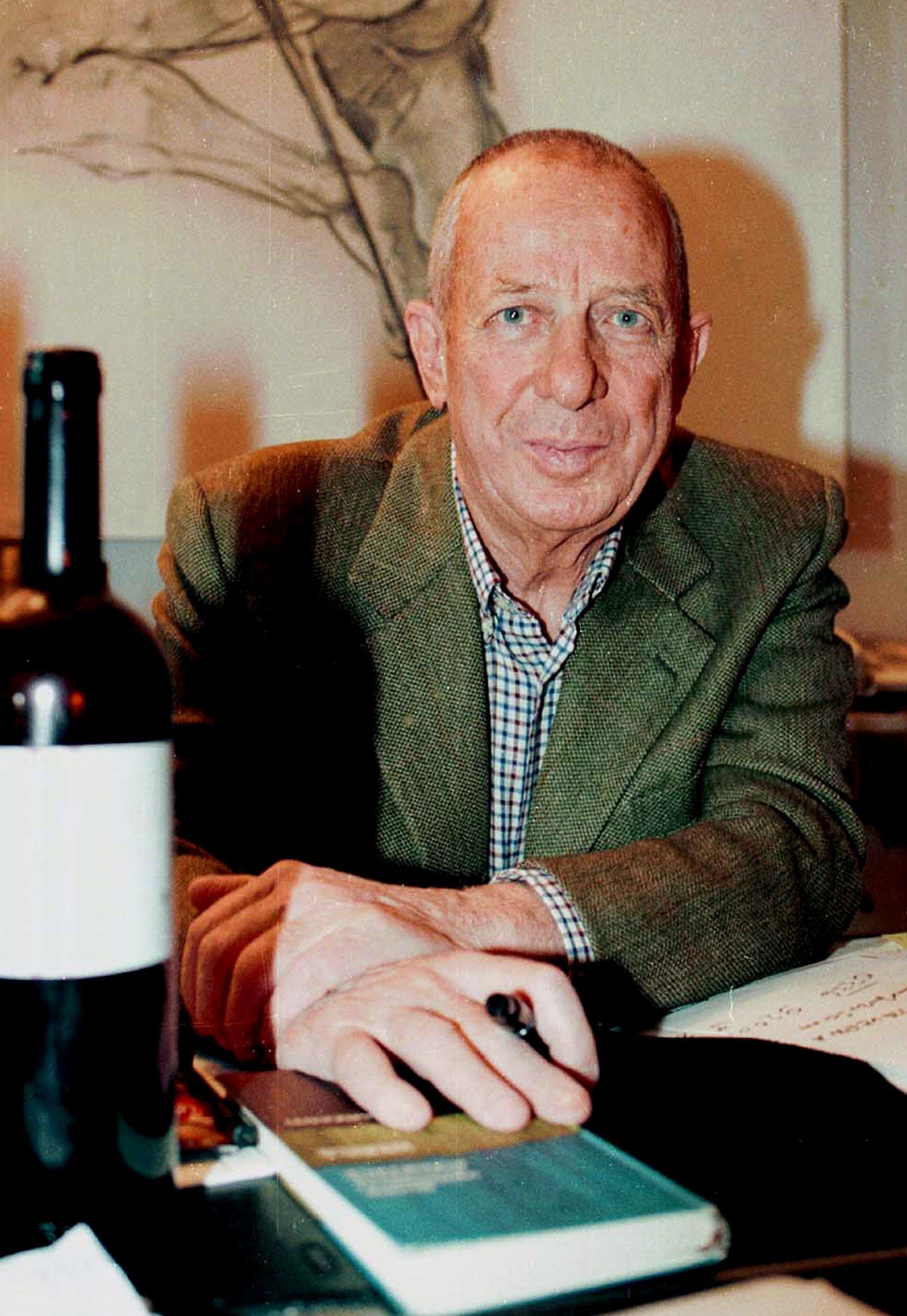 Veronelli, l’uomo che «camminava la terra»