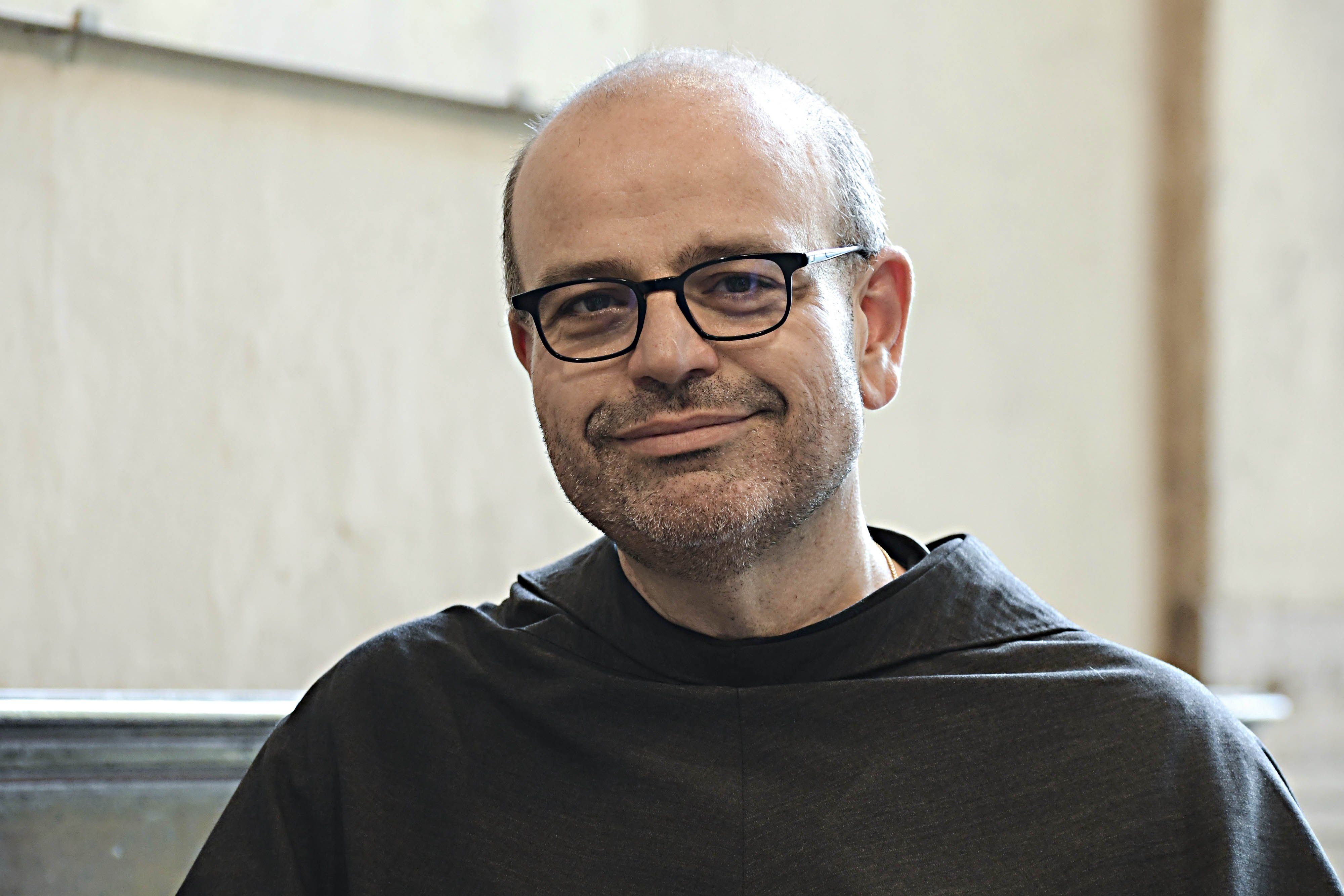 Paolo Benanti : «Se regna l’algoritmo la democrazia è messa in pericolo»