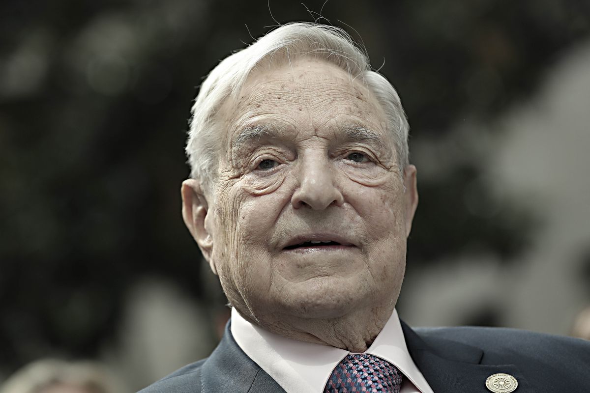 Se dietro l'eventuale arresto di Trump spunta il nome di Soros