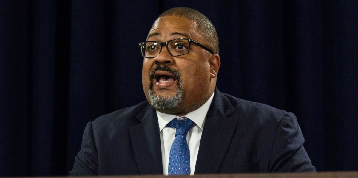 NextImg:'Legally pathetic': Legal expert explains why Alvin Bragg's case against Trump is 'patently political prosecution'