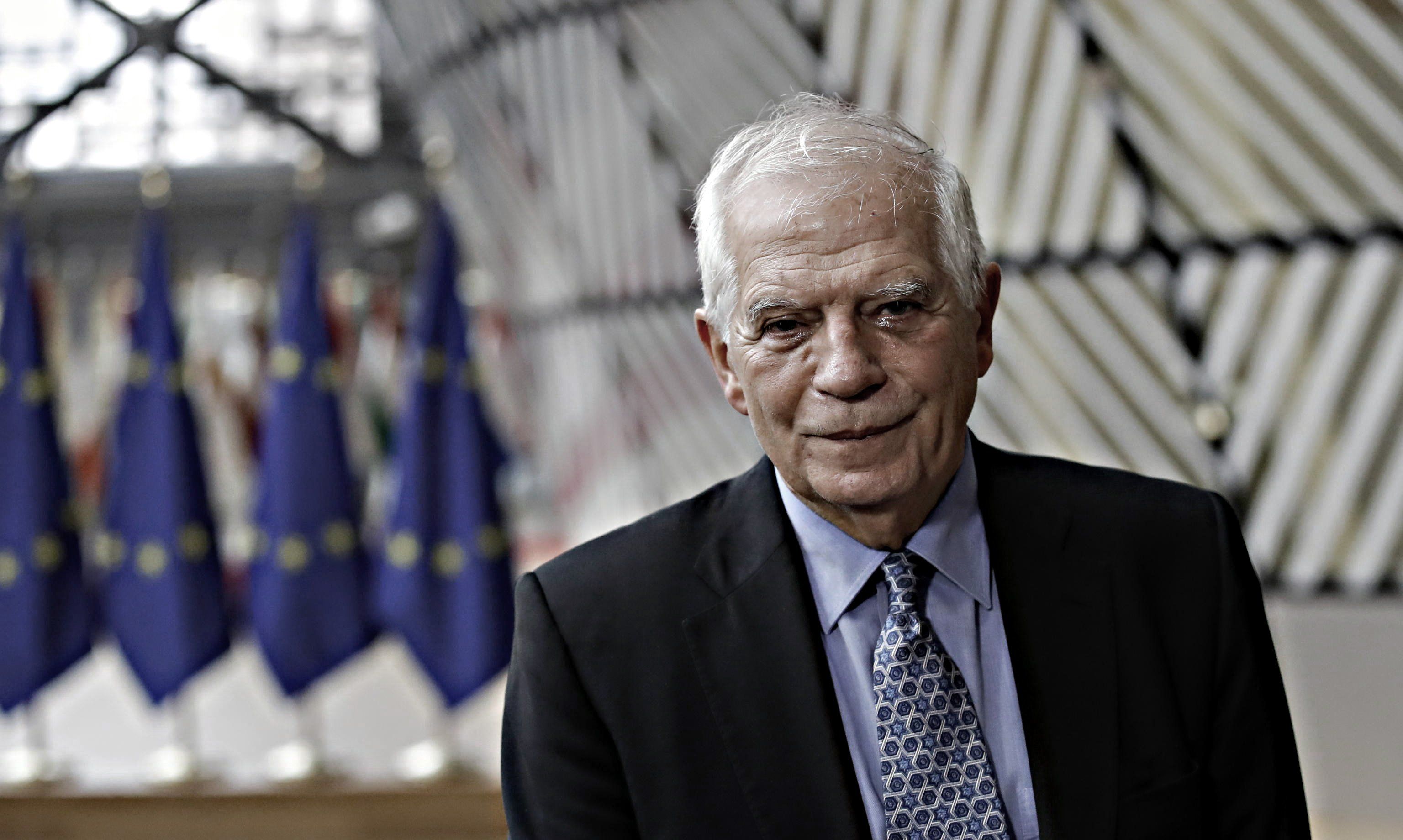 Sì all’acquisto congiunto di armi