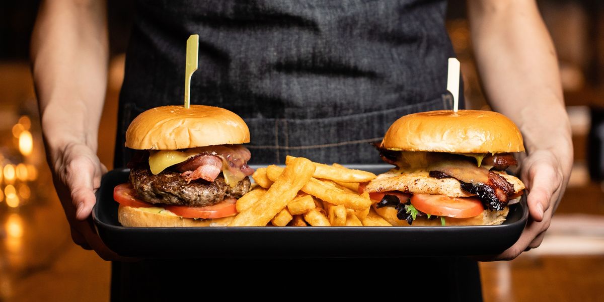 People Break Down What Absolutely Ruins A Good Burger For Them