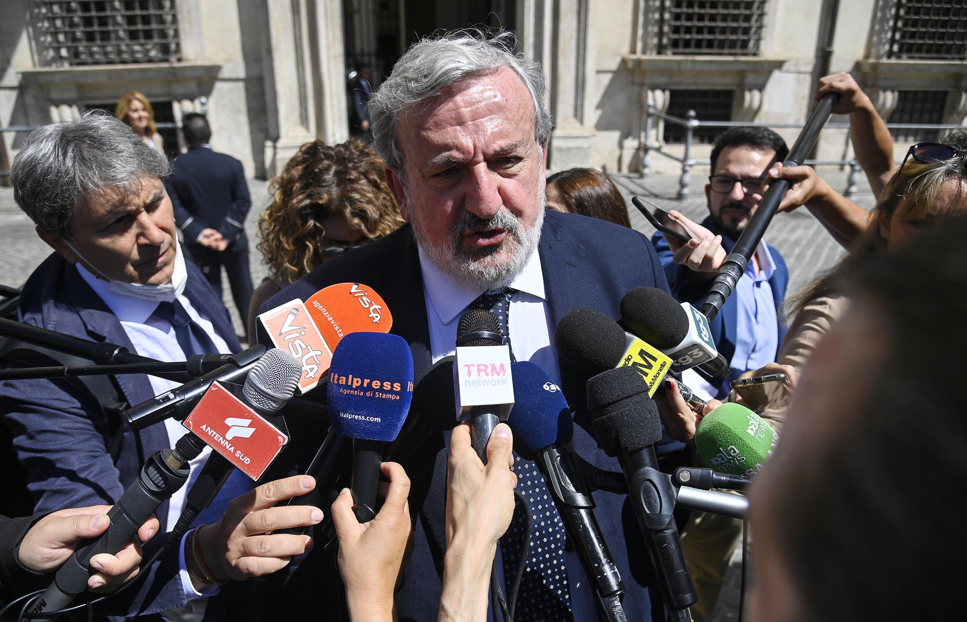 Le mani della Francia sul maxi piano del nuovo rigassificatore di Taranto