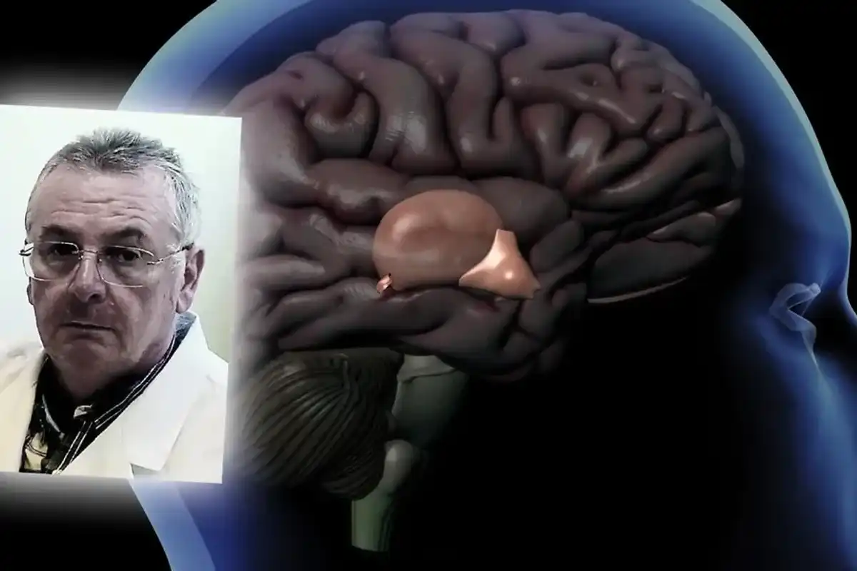 Parla alla «Verità» dei casi avversi. Dottore sospeso senza stipendio