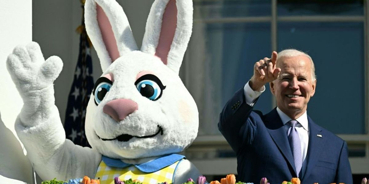 NextImg:Biden signs measure to end COVID-19 national emergency